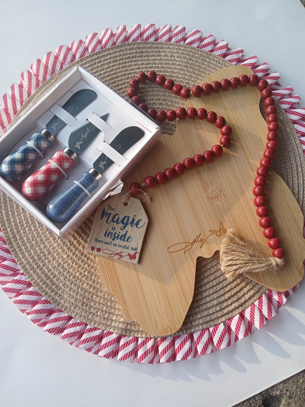 Dolly Parton Bamboo Butteryfly Board W/ Set Of Cheese Spreaders